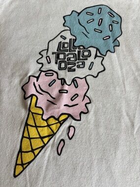 LOLLAPALOOZA 2017 Women’s S White Ice Cream Graphic Concert Merch Tank Top